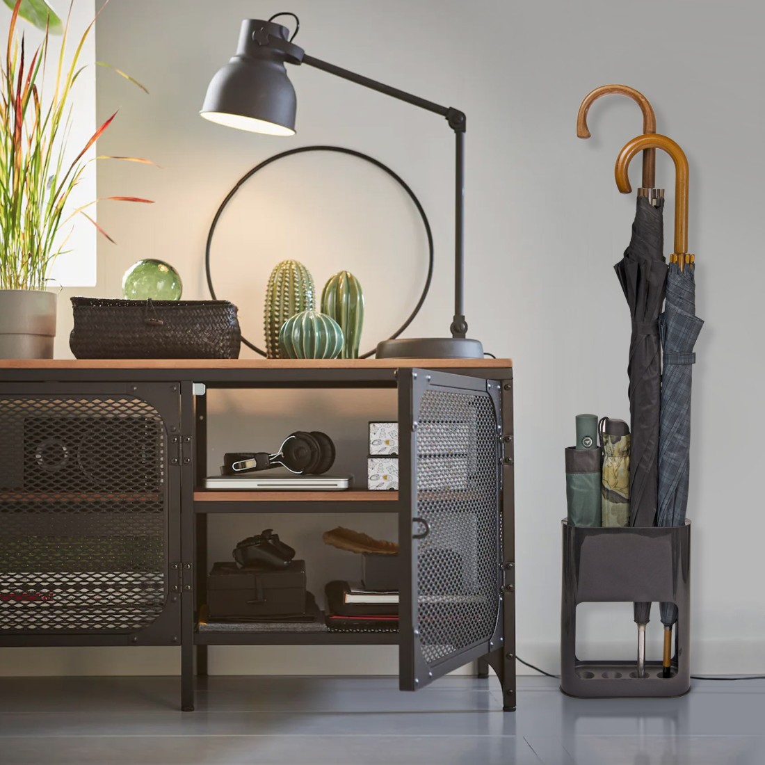 Porte-parapluie noir pour 4 parapluies